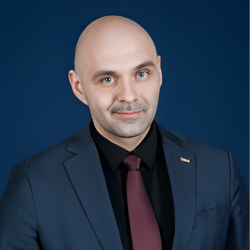 Воденеев<span>Денис</span>
